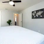 Lovely 2Bedroom Condo With Free Parking On Premise