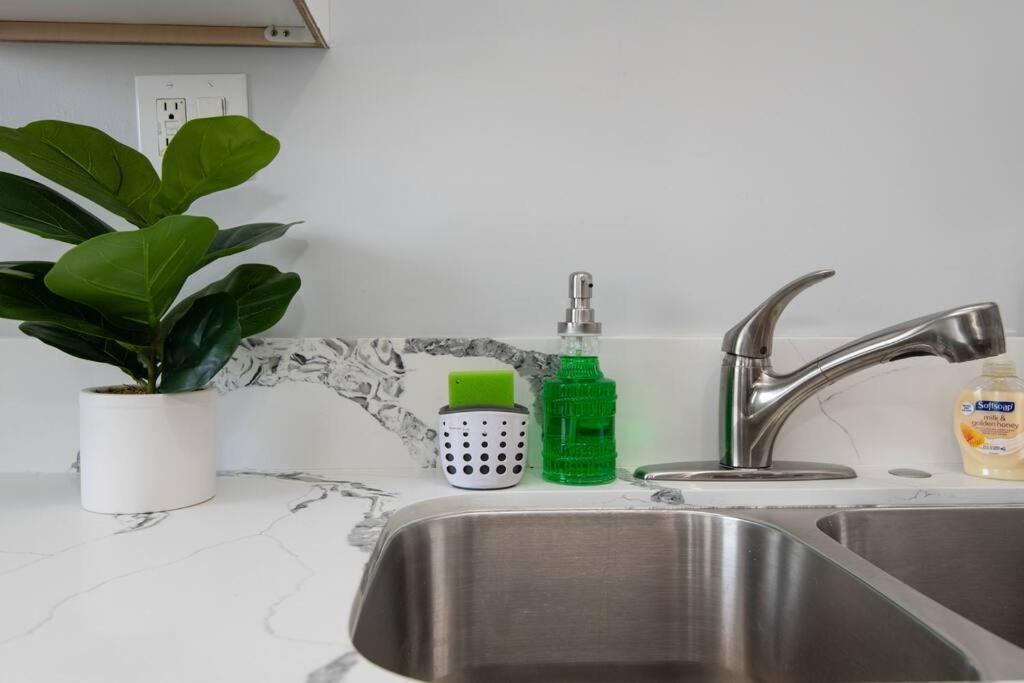 Apartment Lovely 2bedroom With Free Parking On Premise