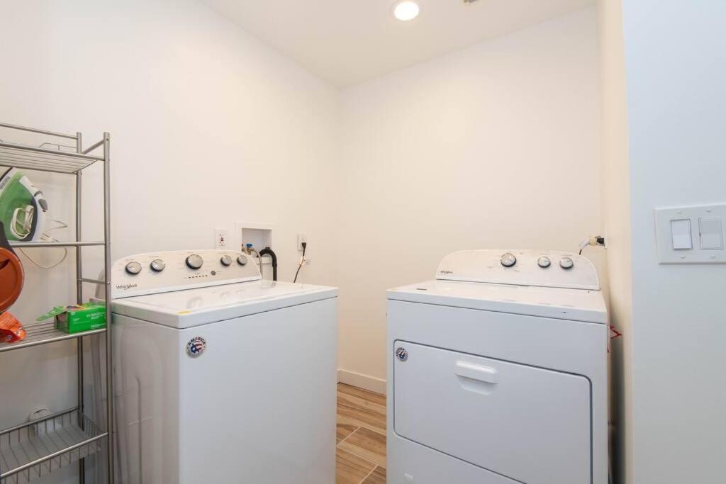 Lovely 2bedroom With Free Parking On Premise Apartment