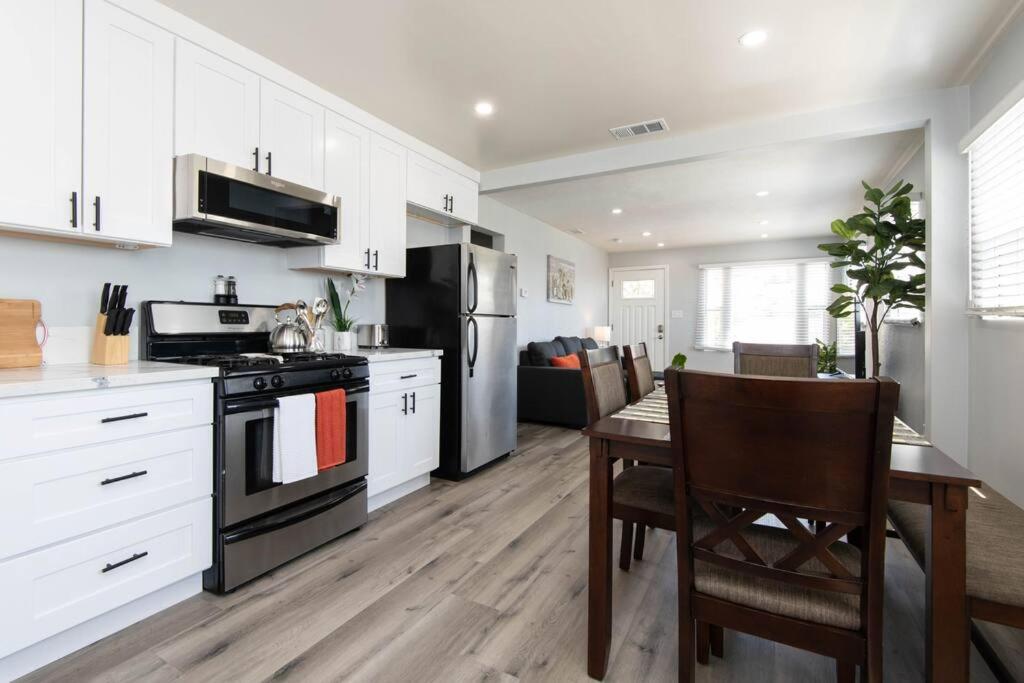 Lovely 2bedroom With Free Parking On Premise Apartment *