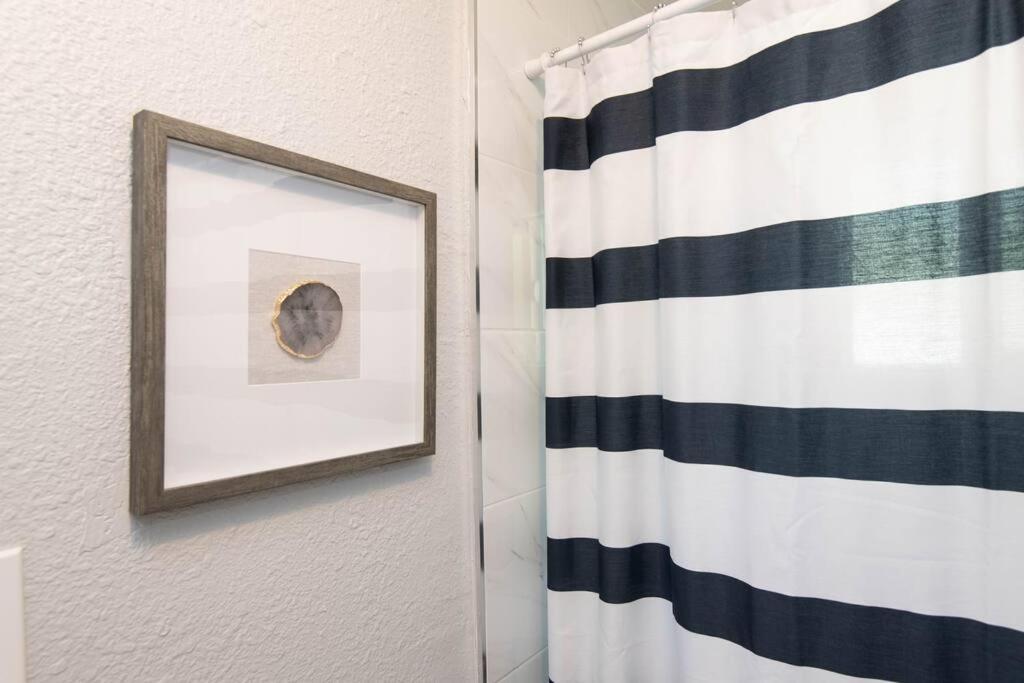 Lovely 2bedroom With Free Parking On Premise Apartment