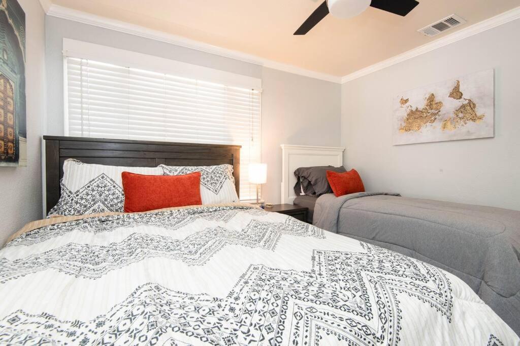 Apartment Lovely 2bedroom With Free Parking On Premise *