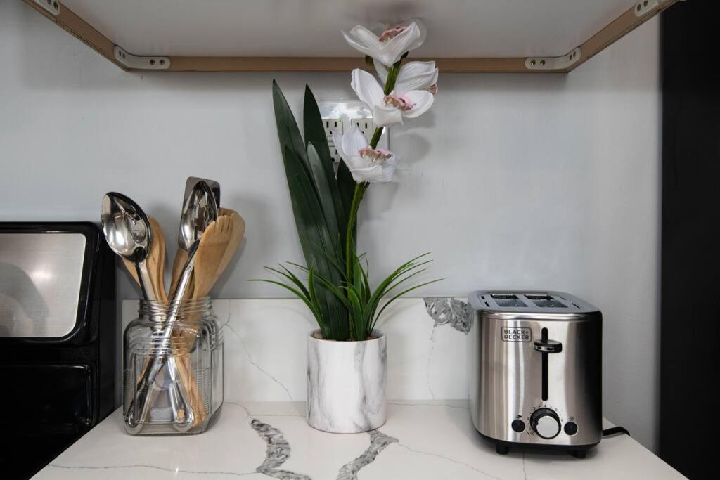 Lovely 2bedroom With Free Parking On Premise Appartement *